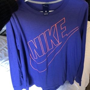 Women’s Nike long-sleeve t-shirt